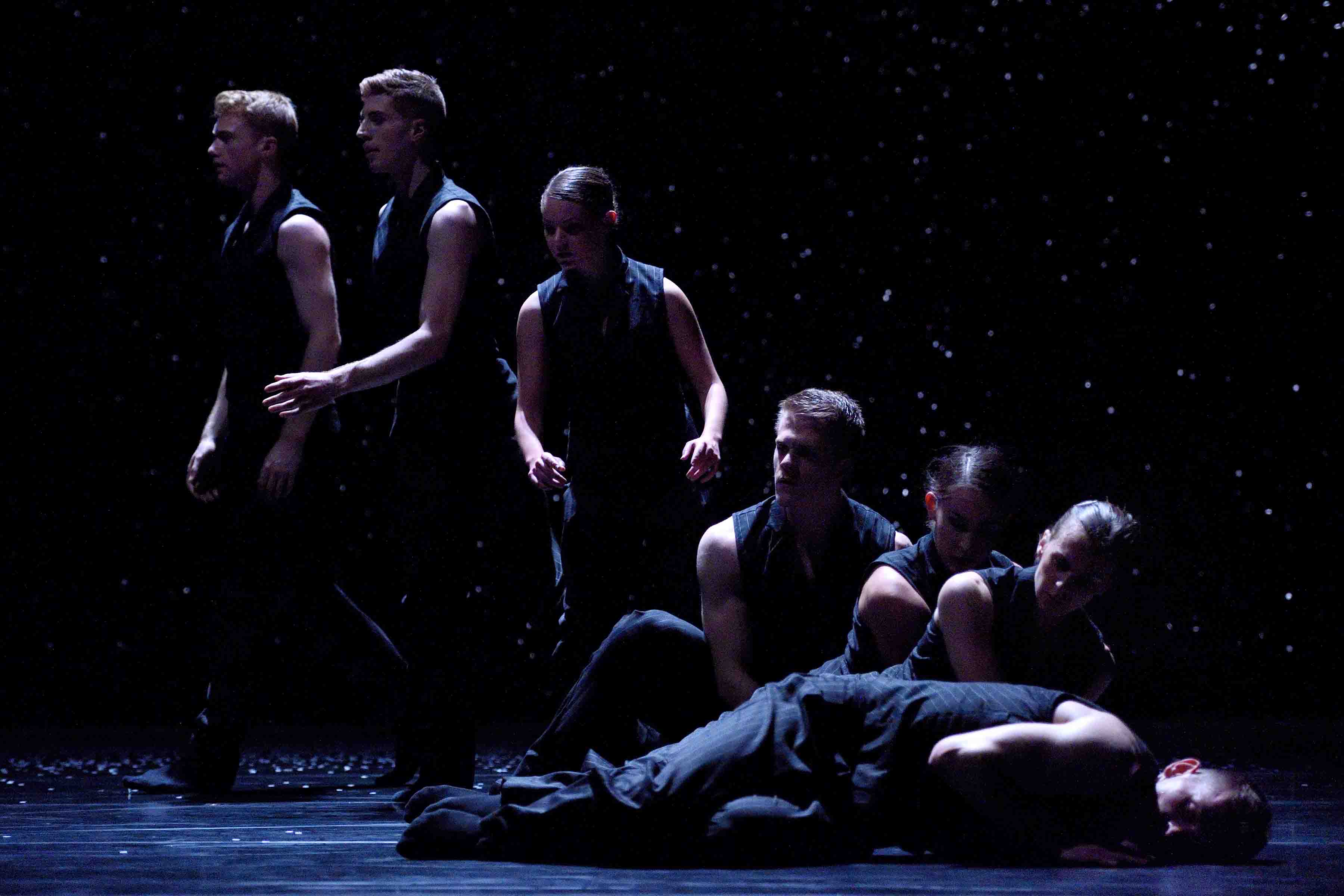 Ballet BC in Crystal Pite's Solo Echo. © Michael Slobodian